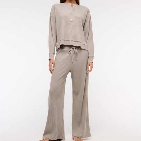 Abercrombie Lounge Wide Rib Henley Sweatshirt & Wide Leg Sweatpant S - Picture 1 of 9